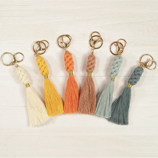 set para crear 6 llaveros de macramé personalizados